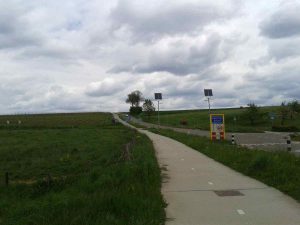 Op weg naar de Vrakelbergerweg: afdalen van de Midweg